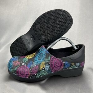 Crocs Neria Pro II Paisley Dual Comfort Nurse Clogs Slip Resistant Women 7